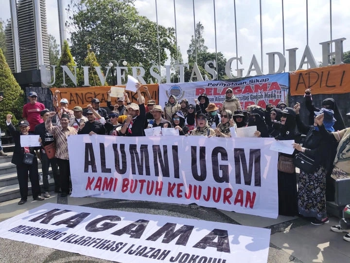 Alumni UGM Demo di Boulevard, Minta Jokowi Tunjukkan Ijazahnya ke Publik
