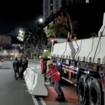 Barrier Permanen Pisahkan Jalur Bus Waru