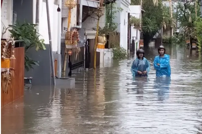 Hujan Lebat Rendam Sejumlah Wilayah Denpasar