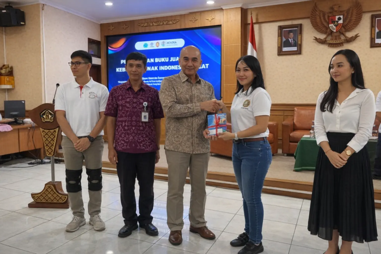 Guru PAUD Dibekali Buku Karakter Anak