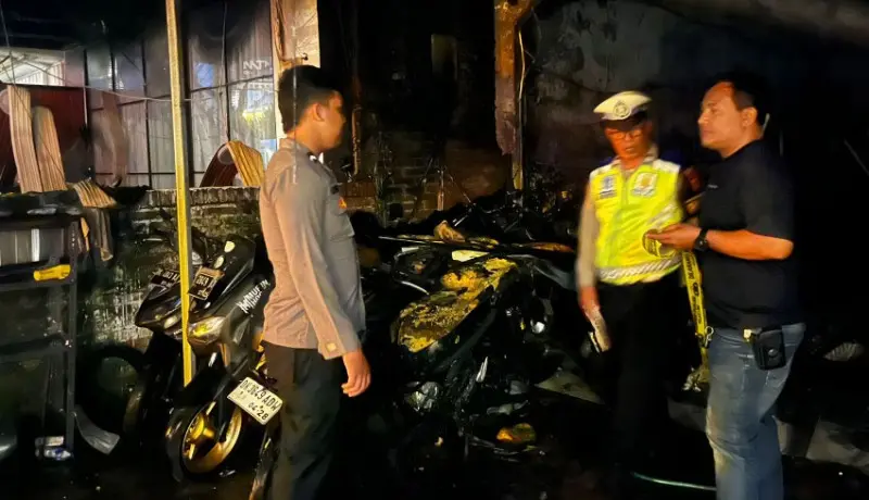 Kebakaran Ruko Rental Motor Hanguskan 14 Unit