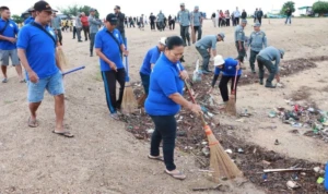 Pemkot Denpasar Bersihkan Pantai Sanur Tindaklanjuti Arahan Presiden