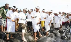 Pemprov Bali Lepas Tukik dan Ratusan Burung