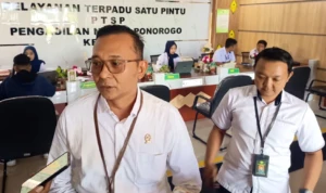 Berkas Sugiri Belum Masuk, Sidang Tetap Surabaya