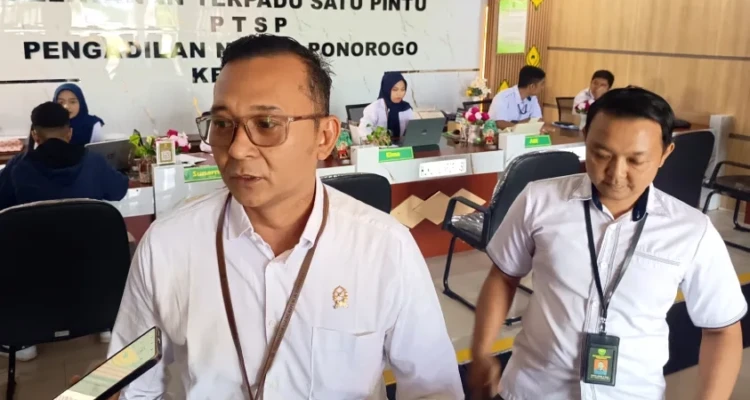 Berkas Sugiri Belum Masuk, Sidang Tetap Surabaya